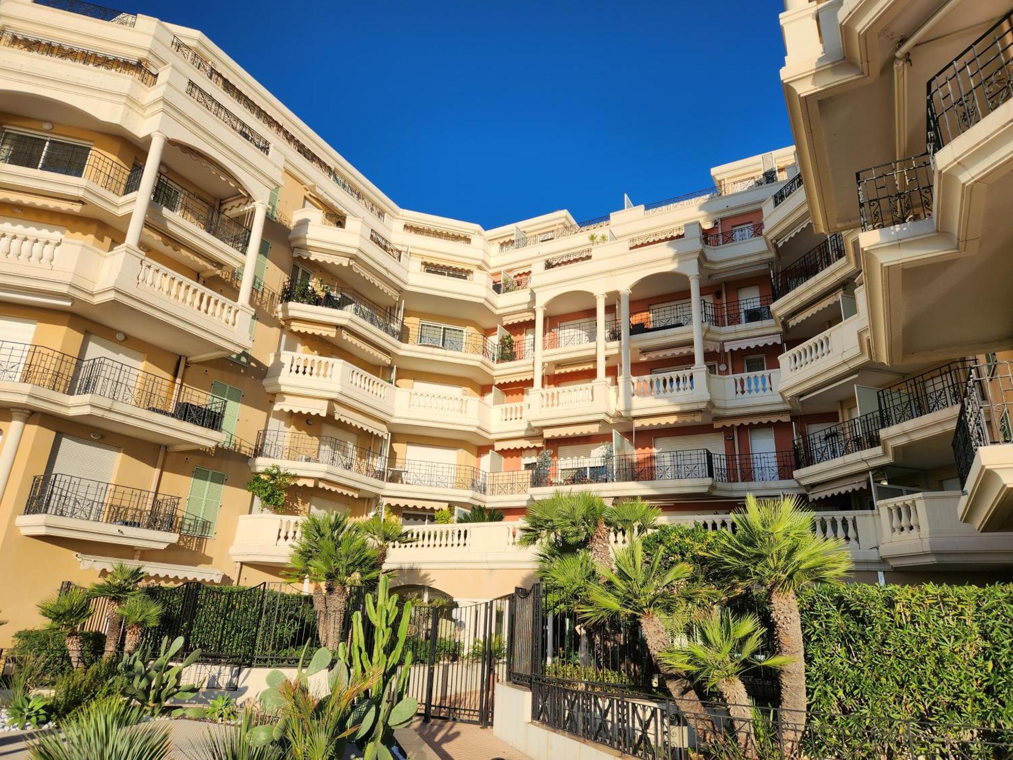 Exclusive Panoramic Sea View In Victoria Beach Menton Exterior photo